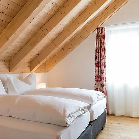 Sleeps 10 Wifi